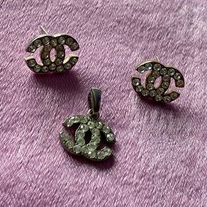 Chanel Unsigned Pendant/Earrings